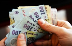 Indemnizaţie lunară de 1.700 de lei și un an de concediu pentru părinți. În ce condiții